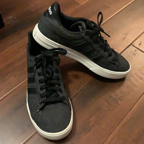 Adidas size 9 - Picture 4 of 4